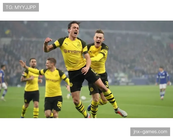 德甲豪门锋线重组，状态回暖迎新转机