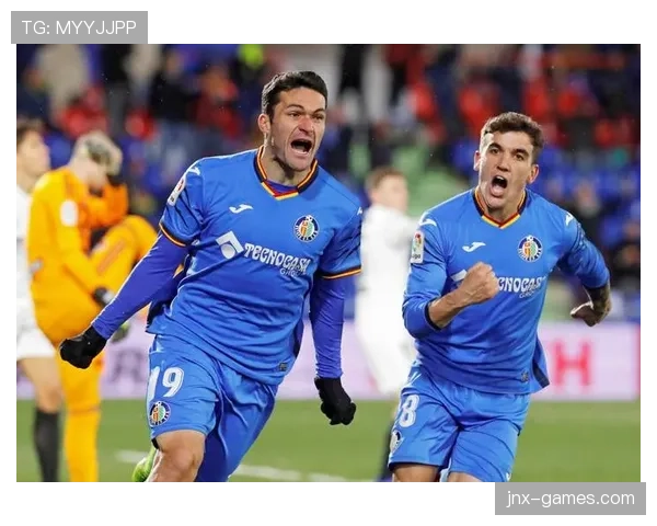 奥萨苏纳防守大师状态回暖，球队后防线愈加稳固引发关注